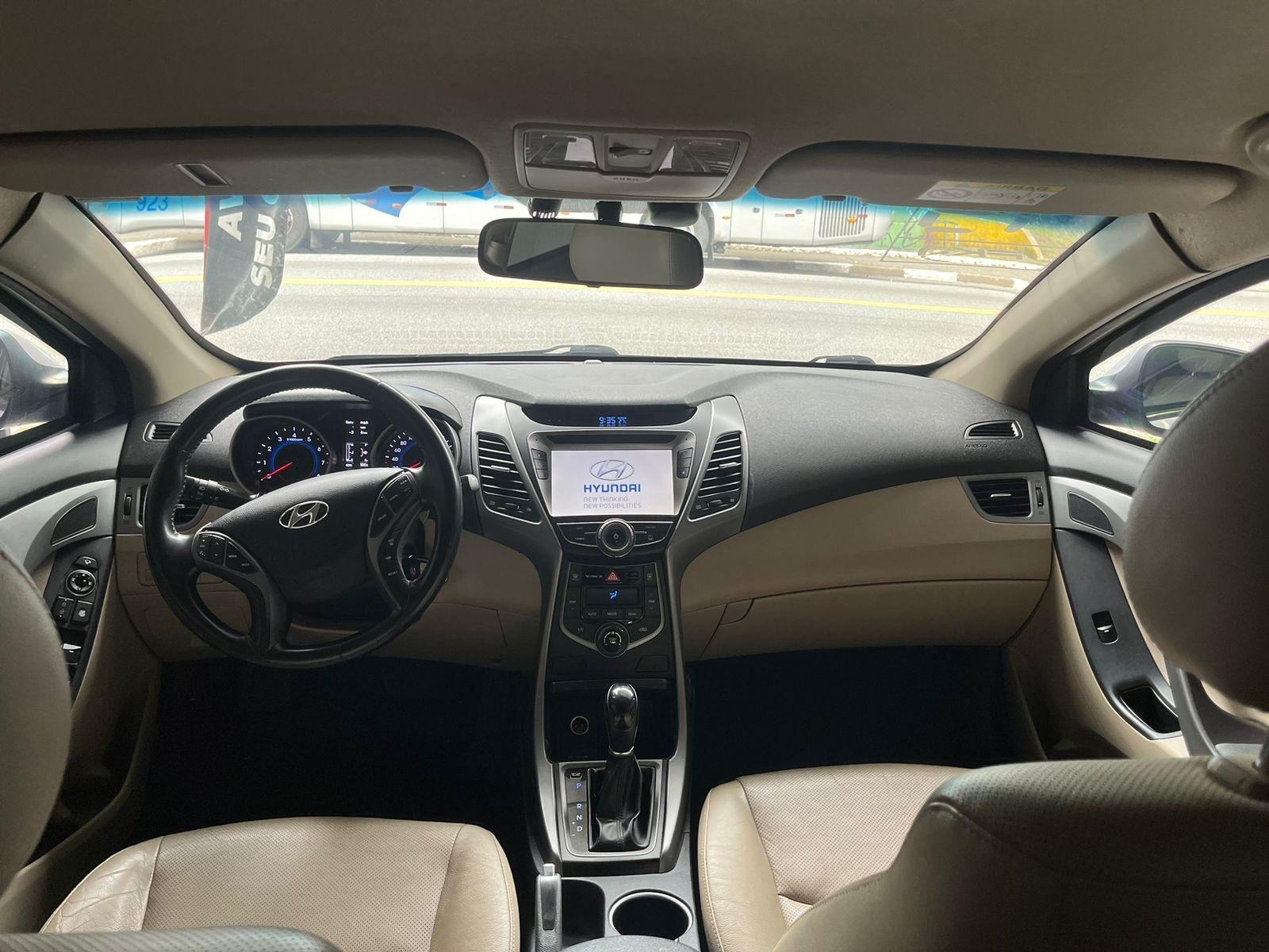 Hyundai Elantra gls 2.0 automático 2015