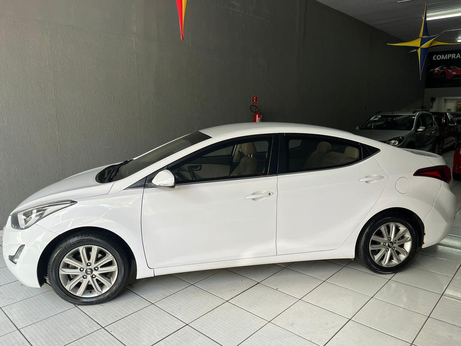 Hyundai Elantra gls 2.0 automático 2015