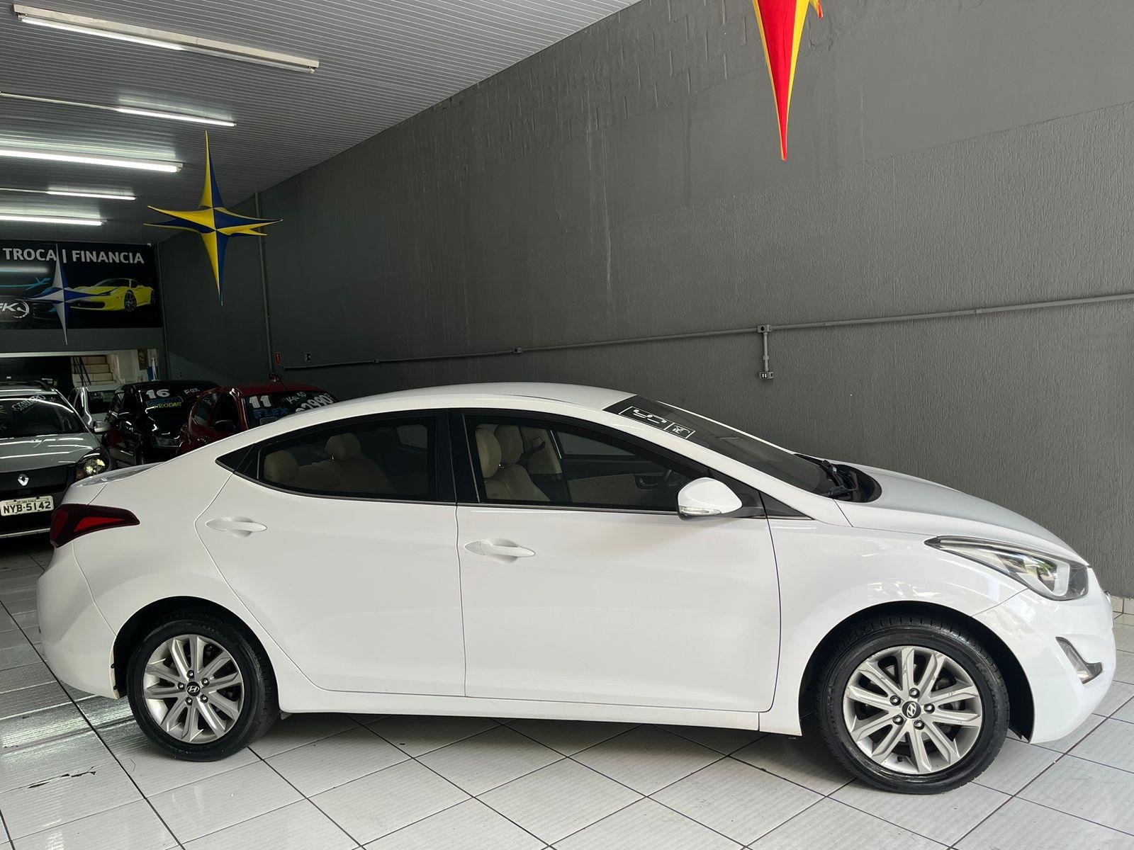 Hyundai Elantra gls 2.0 automático 2015
