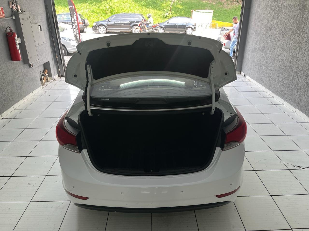 Hyundai Elantra gls 2.0 automático 2015